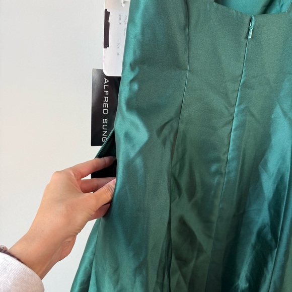 Alfred Sung D826‎ Square Neck Twill Satin Gown Hunter Green 10 - Picture 5 of 8